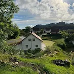 Moderne Hus Med 5 Soverom Og 2 Bad Pa Hidra Rasvag