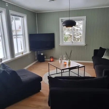 Moderne Hus Med 5 Soverom Og 2 Bad Pa Hidra 펜션 Rasvag