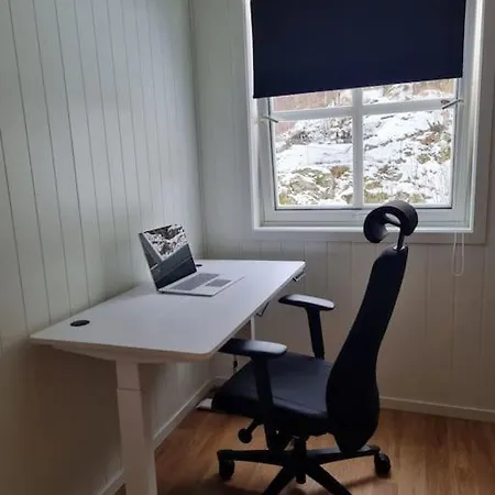 Moderne Hus Med 5 Soverom Og 2 Bad Pa Hidra 펜션