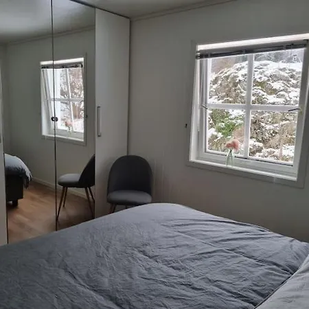 Moderne Hus Med 5 Soverom Og 2 Bad Pa Hidra 펜션 *