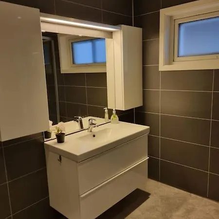Moderne Hus Med 5 Soverom Og 2 Bad Pa Hidra 펜션 Rasvag