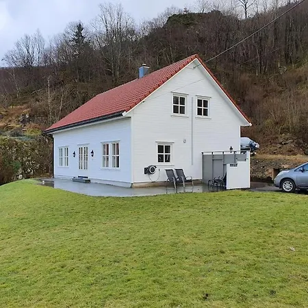 Moderne Hus Med 5 Soverom Og 2 Bad Pa Hidra * Rasvag