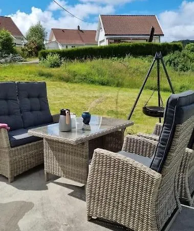 Moderne Hus Med 5 Soverom Og 2 Bad Pa Hidra 펜션 Rasvag