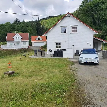 Moderne Hus Med 5 Soverom Og 2 Bad Pa Hidra 펜션 Rasvag
