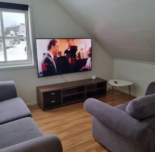 Moderne Hus Med 5 Soverom Og 2 Bad På Hidra Rasvag